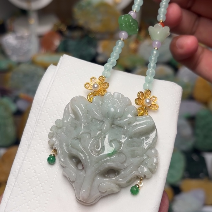 翡翠颈饰未镶嵌吊坠