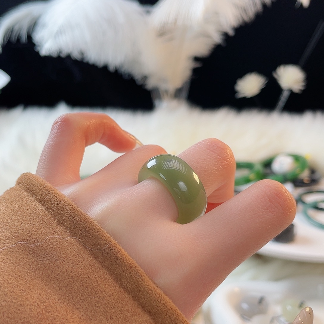 和田玉未镶嵌戒指k37湖水绿墩墩17.4mm