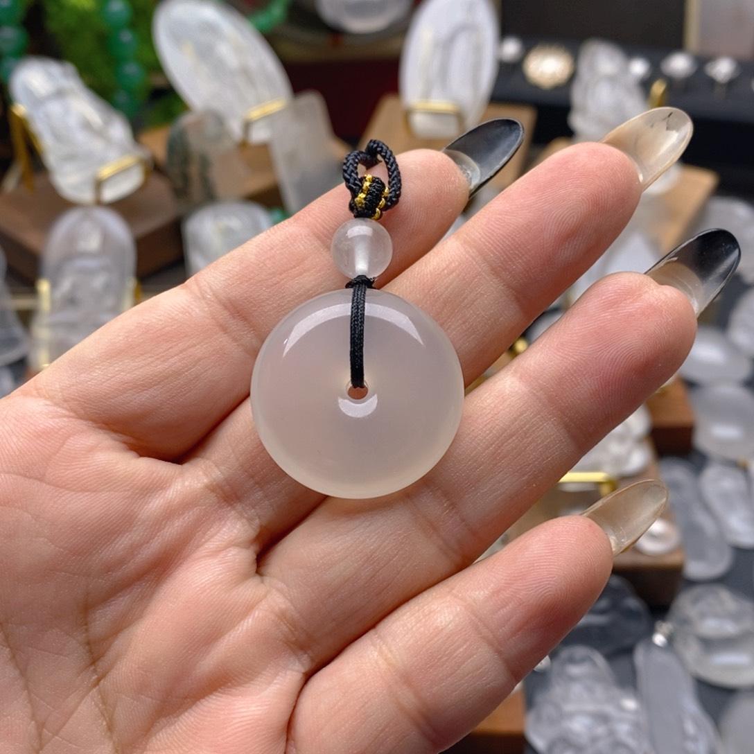 石英质玉颈饰未镶嵌