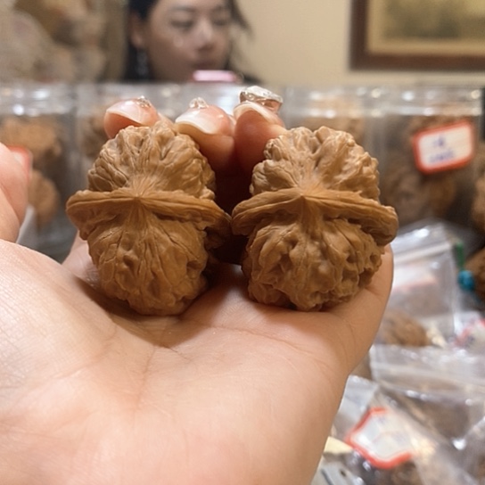 文玩核桃吊坠山**逢平谷方块有修