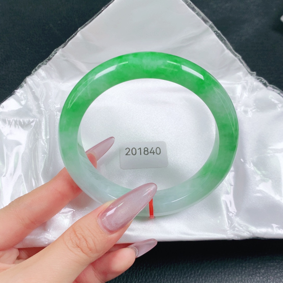 翡翠未镶嵌手镯天然翡翠手镯04