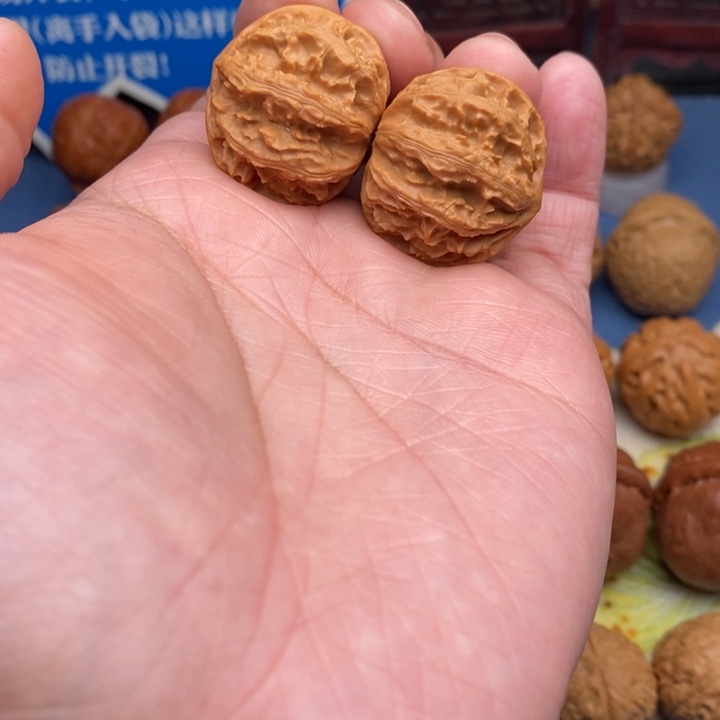 文玩核桃把件球八棱