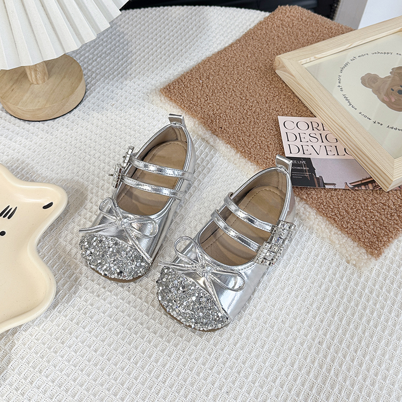 女童公主凉鞋2025新款夏季儿童包头鞋女宝夏款洋气爆款