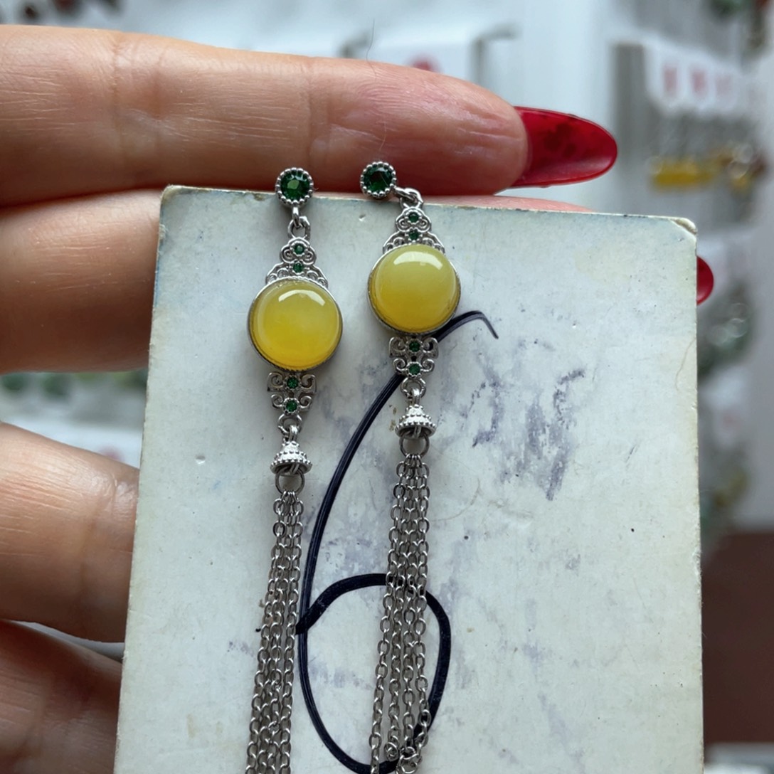 蛇纹石玉耳饰未镶嵌山**你