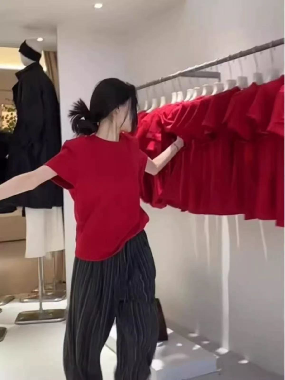 夏季新款欧货时尚圆领纯色简约短袖T恤女宽松上衣