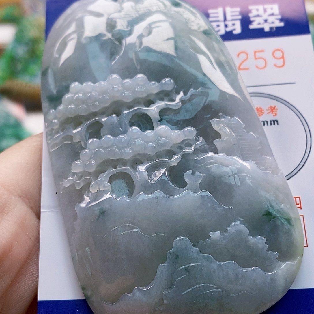 吊坠(不含链)未镶嵌翡翠
