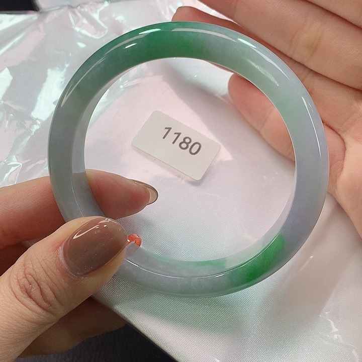 翡翠手镯未镶嵌天然翡翠手镯04