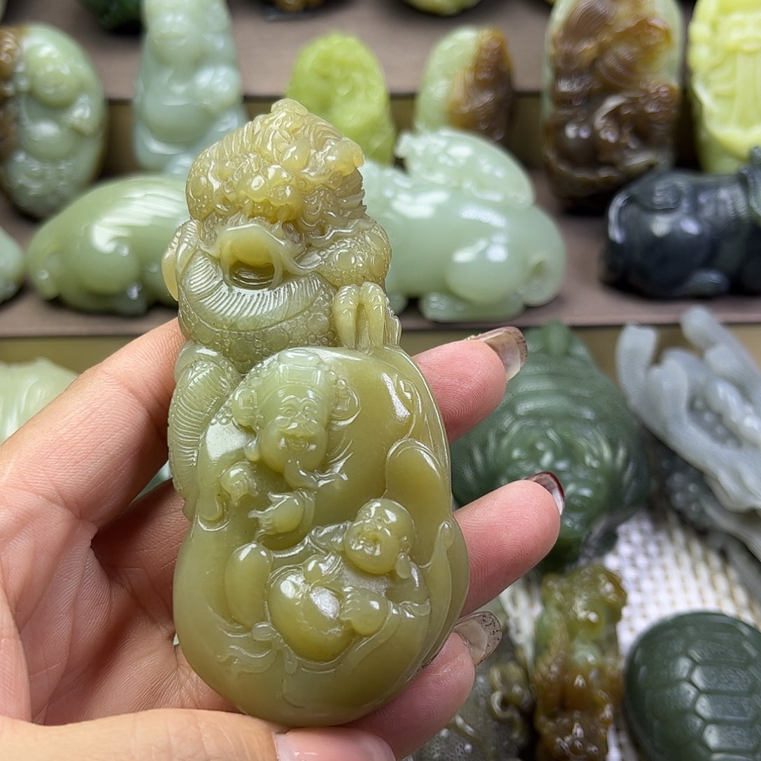 和田玉挂件未镶嵌