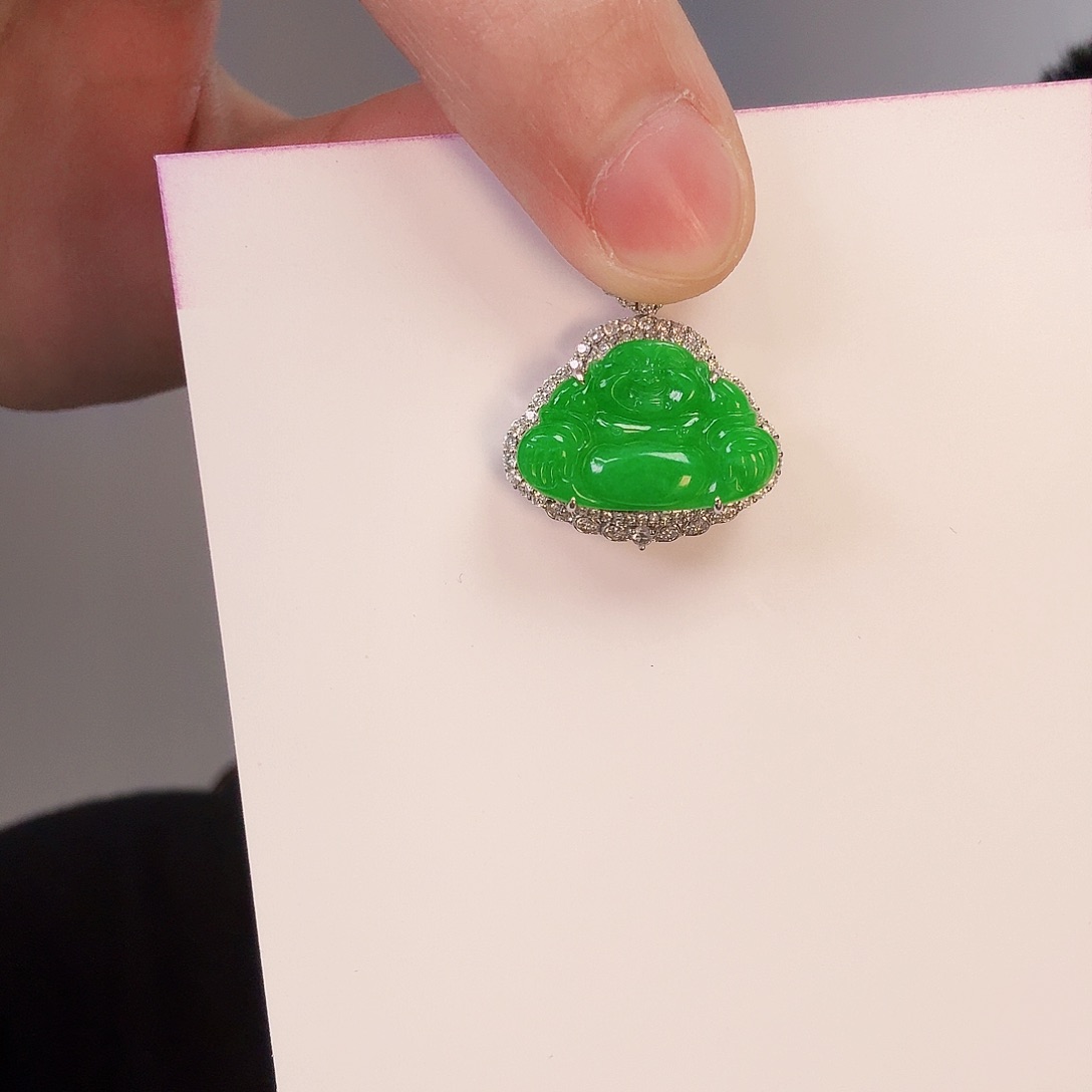 翡翠颈饰未镶嵌@**座一件