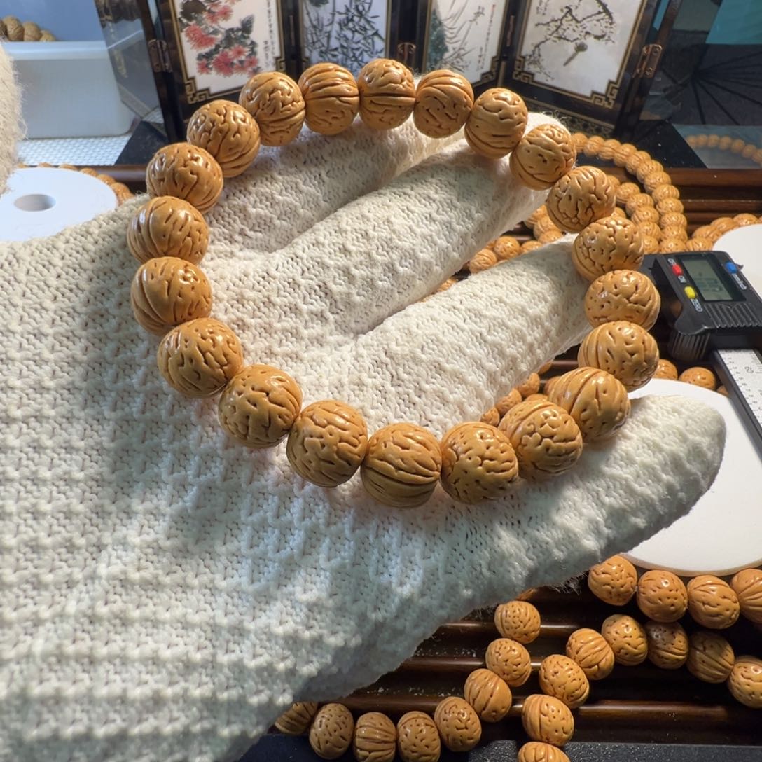 ****荣龙脊菩提手串黄桃
