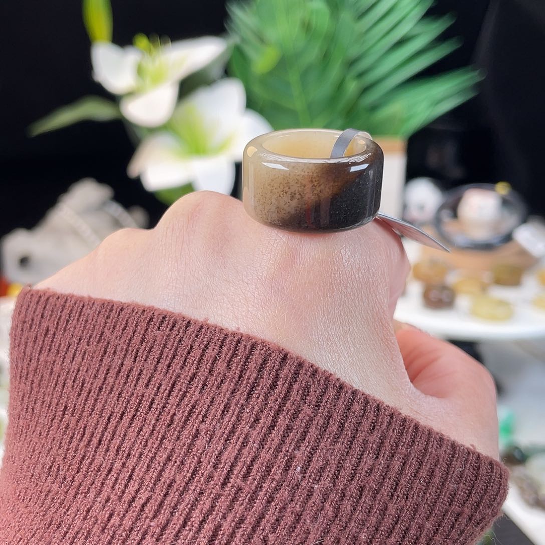 和田玉未镶嵌戒指E119巧克力熔岩渐变圆切17带24h