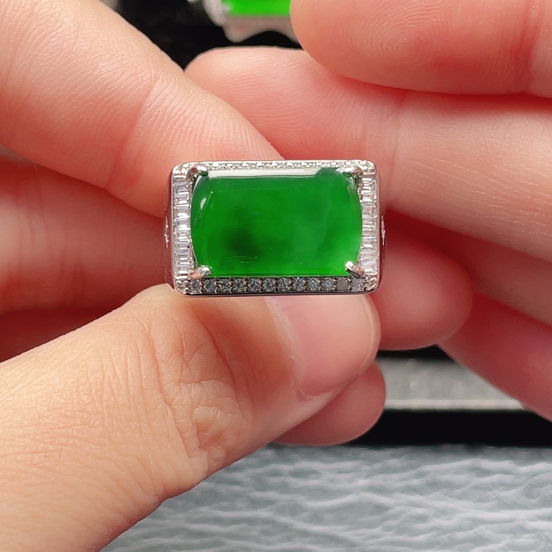 翡翠银S925镶嵌戒指没有运费险4001