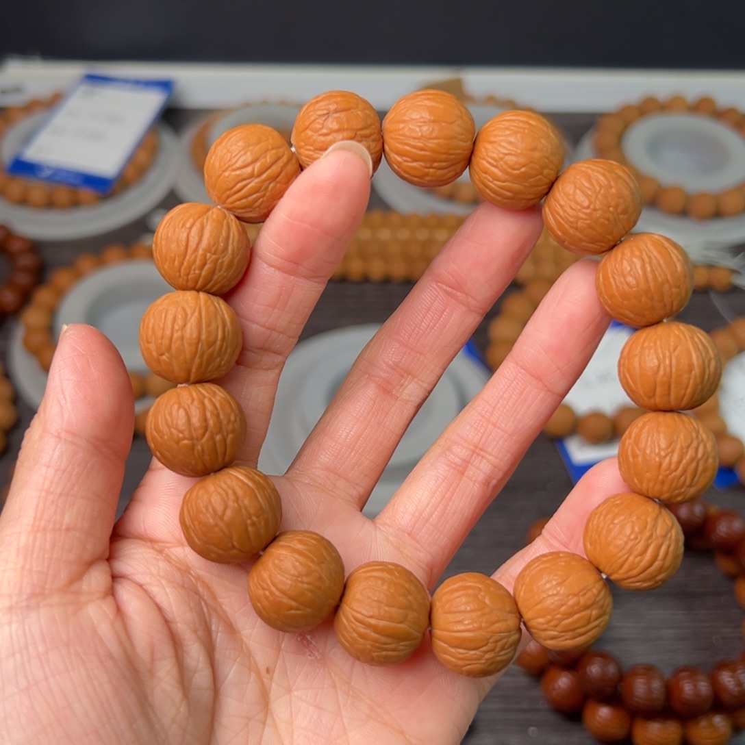 Z***子文玩核桃吊坠聚宝盆同尺