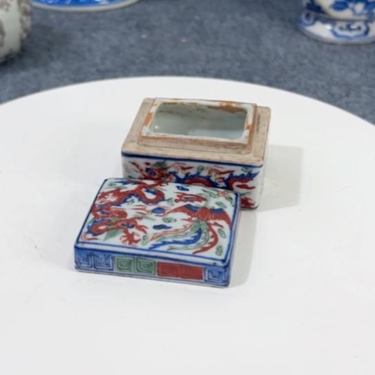 津***A一个五彩龙粉纹粉盒