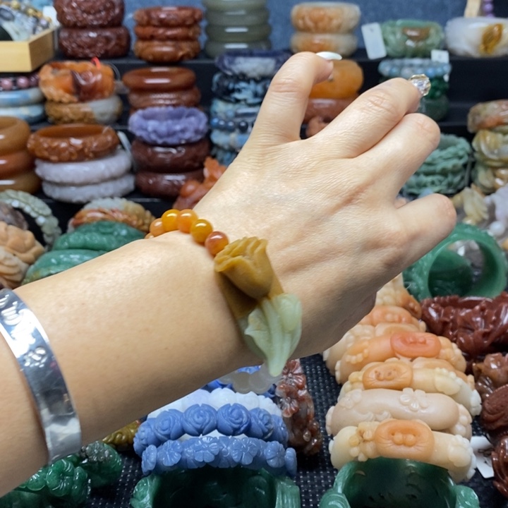 石英质玉手镯未镶嵌