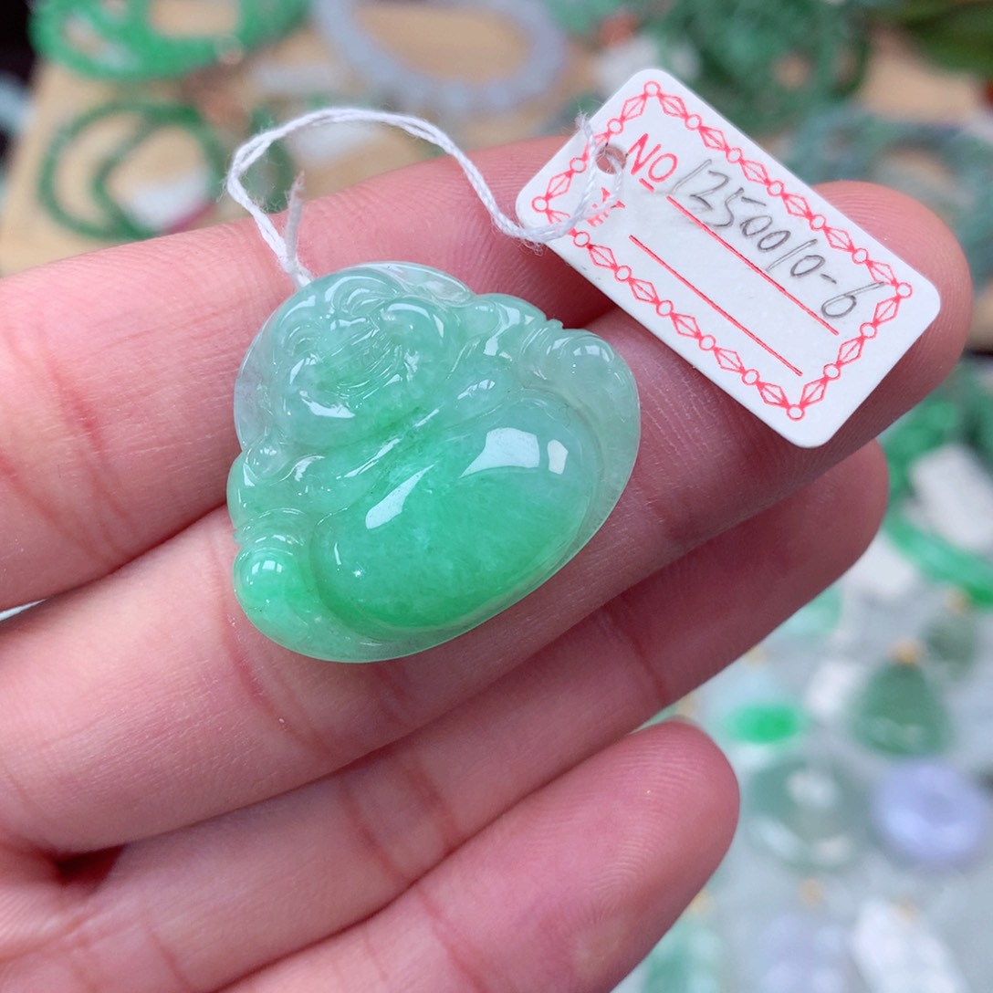 翡翠颈饰未镶嵌翡翠吊坠