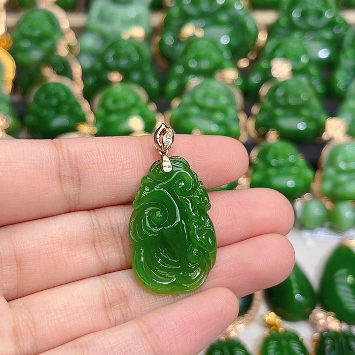 和田玉（碧玉）颈饰18K金镶嵌