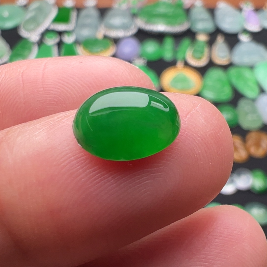 翡翠颈饰未镶嵌蛋9.7