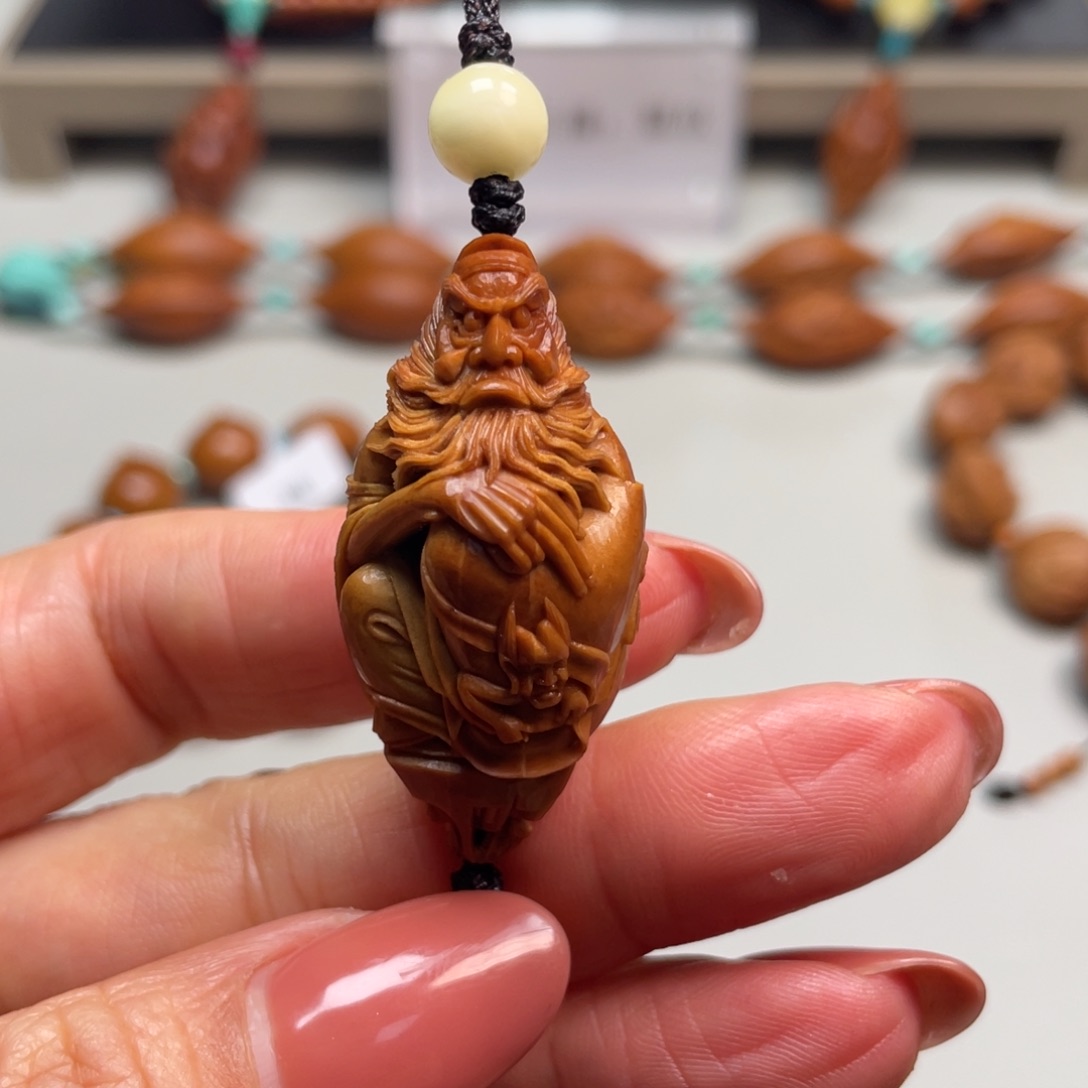 橄榄核手串预定老爷子瘦骨