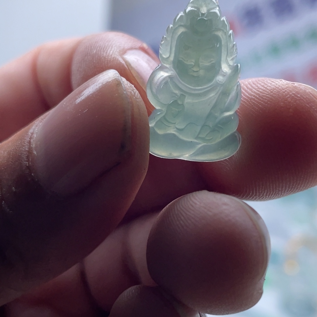 翡翠未镶嵌颈饰翡翠冰晴底韦驮