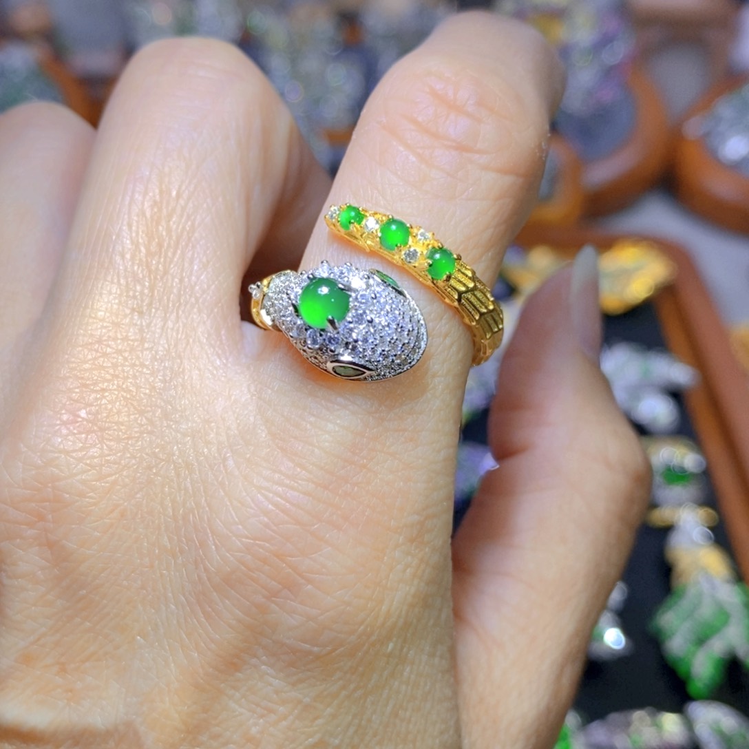 翡翠颈饰银S925镶嵌天然翡翠