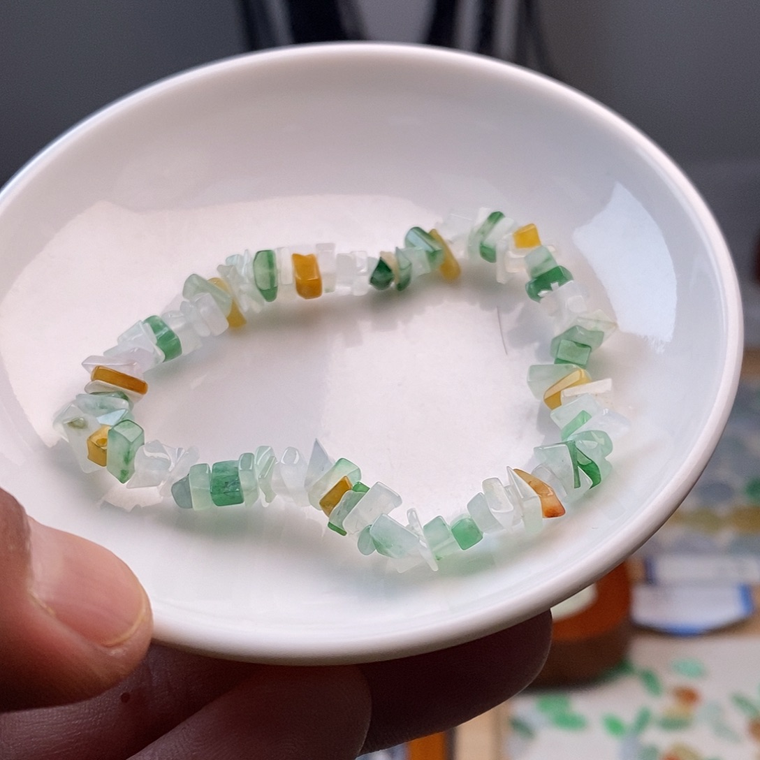 翡翠颈饰未镶嵌碎碎冰手串