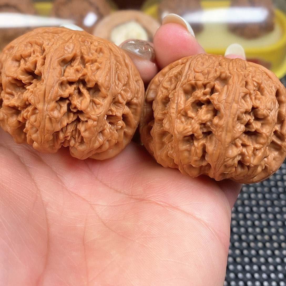 文玩核桃把件46尺球筋