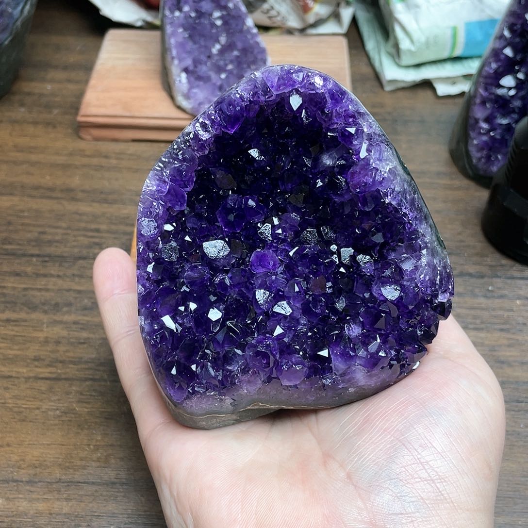 紫晶大型摆件（非配饰）未镶嵌