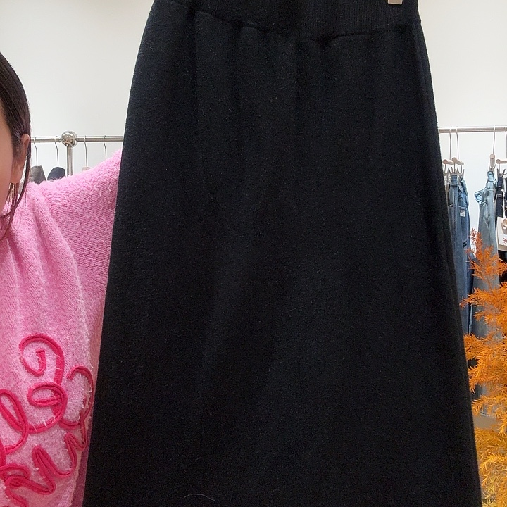 黑色修身针织加厚半身裙