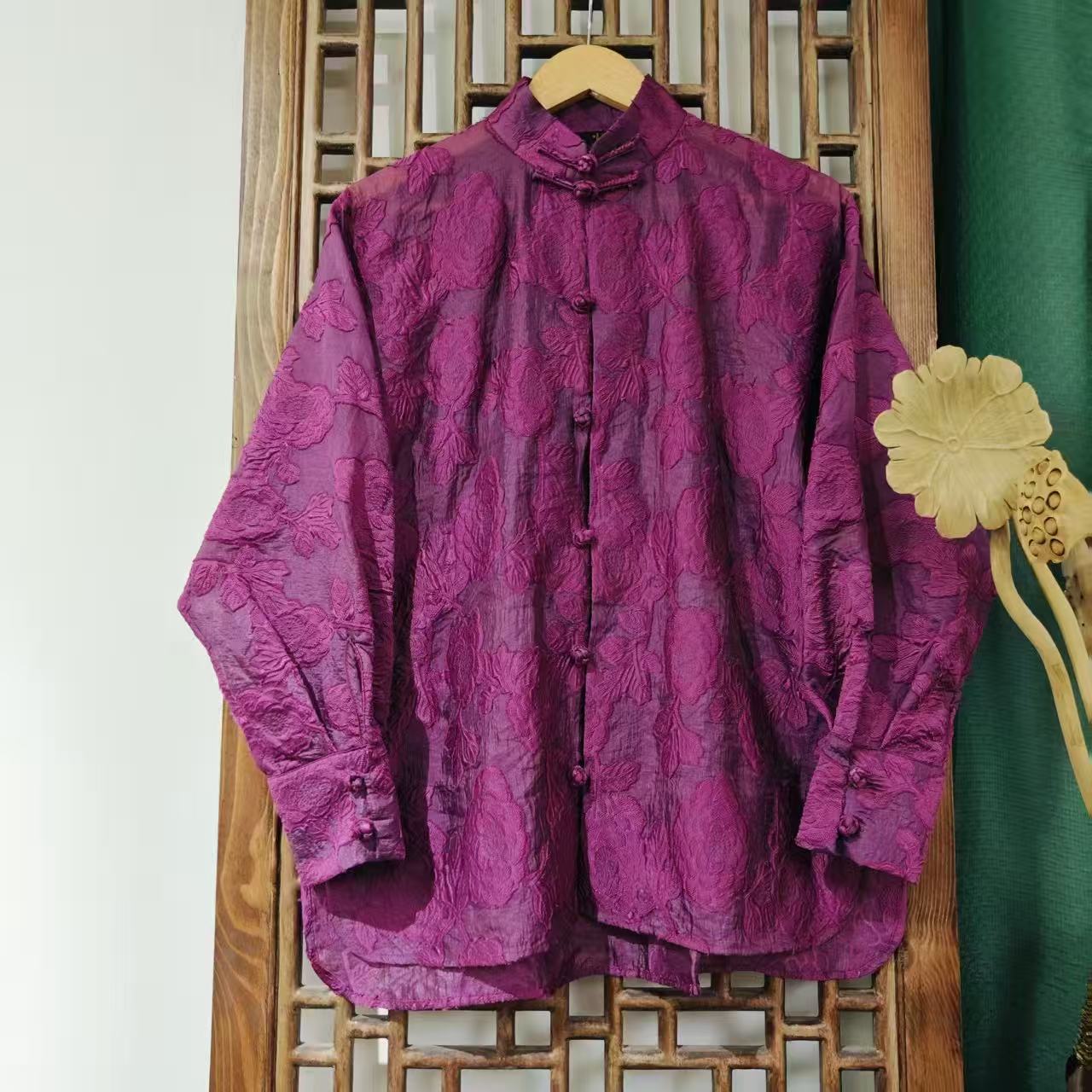 （LS600-1）凤徕兮私人定制紫色立体提花对襟盘扣小立领衬衫上衣 