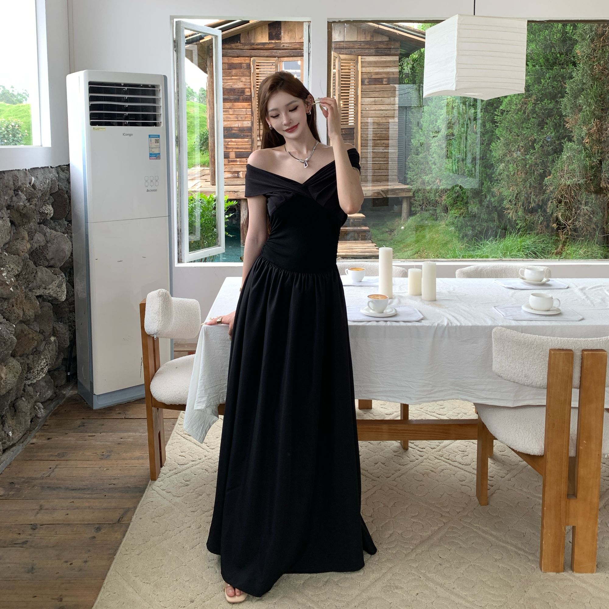 连帽赫本风设计胸口拼接显瘦气质百搭遮肚子长款收腰高腰连衣裙