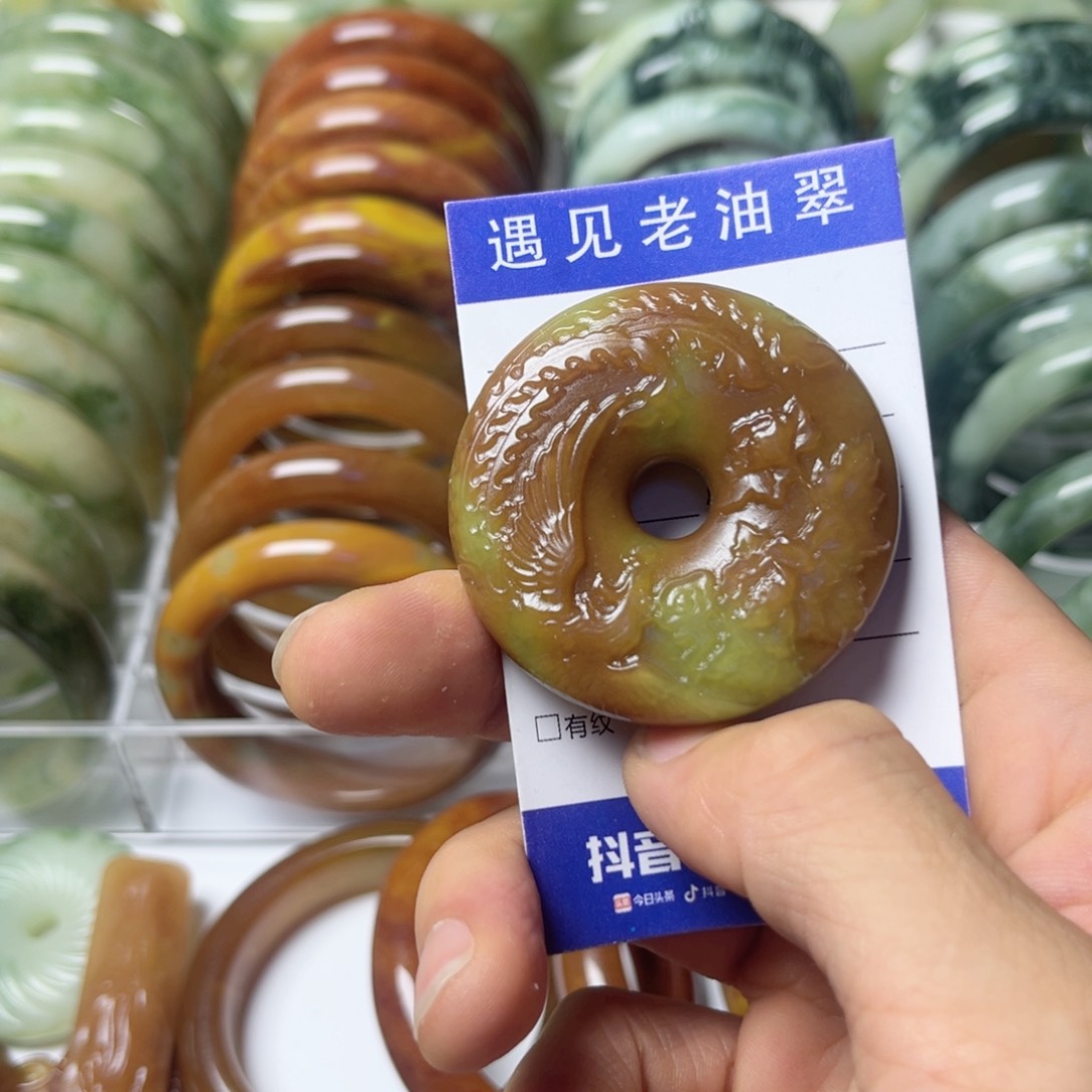 透闪石-蛇纹石玉手镯未镶嵌