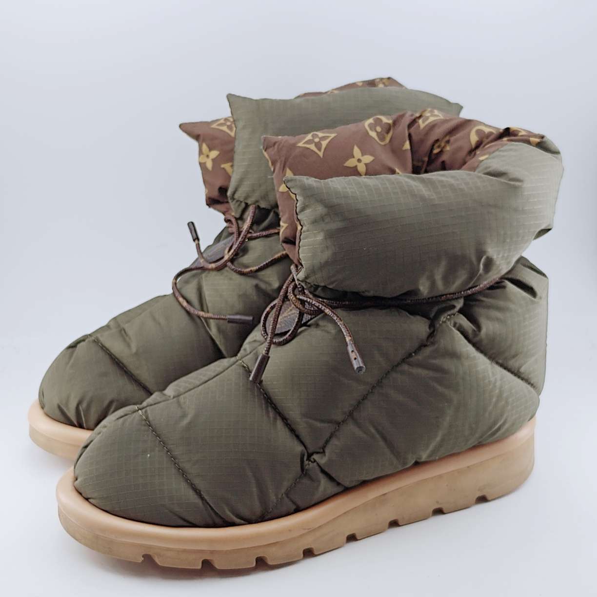 全新未使用 LouisVuitton/路易威登 38码/军绿色羽绒雪地靴