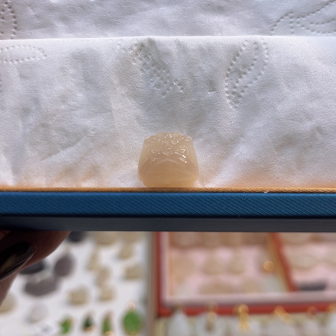 和田玉未镶嵌吊坠(不含链)