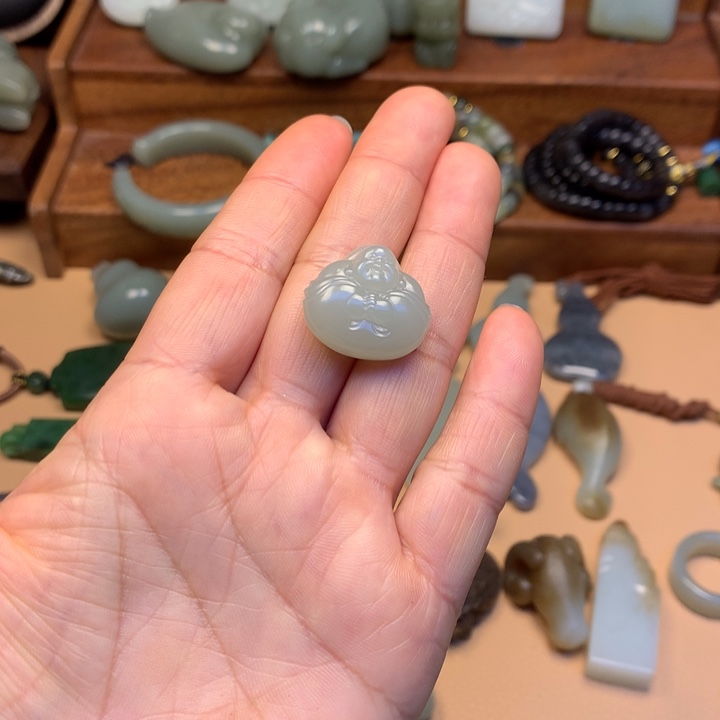 和田玉未镶嵌颈饰