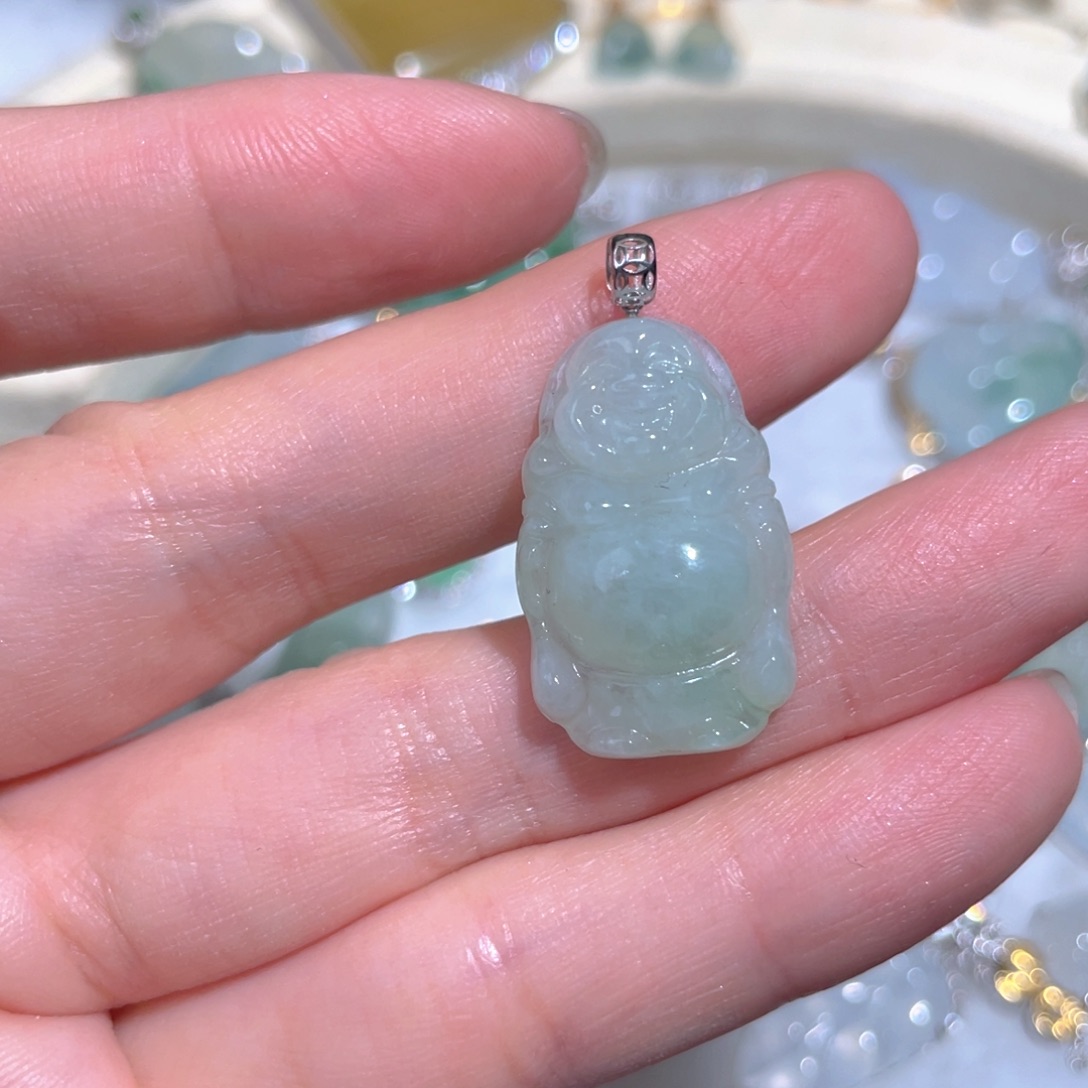 翡翠颈饰18K金镶嵌翡翠