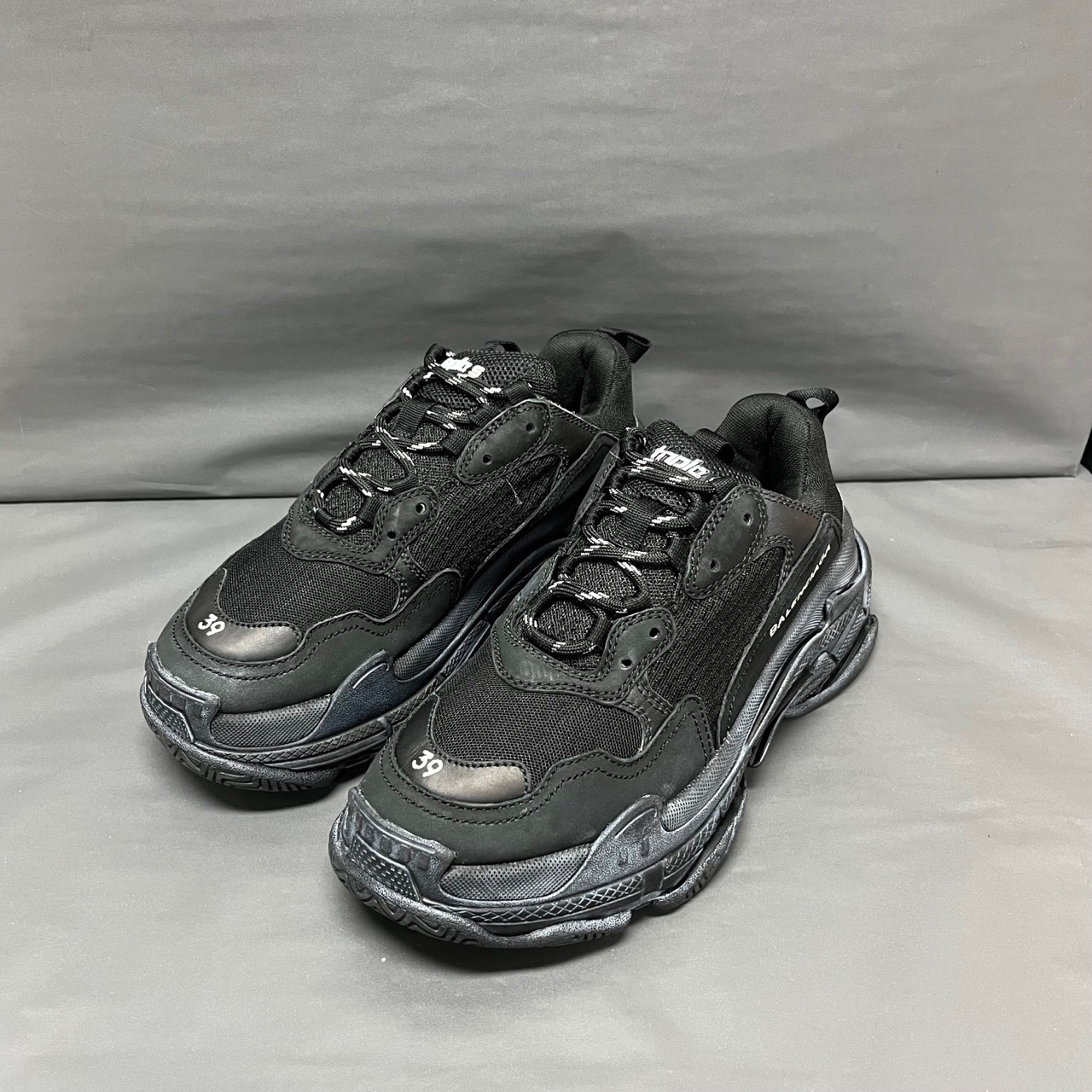 95新 Balenciaga/巴黎世家 triple S做旧老爹鞋/39码/原盒/ A1680