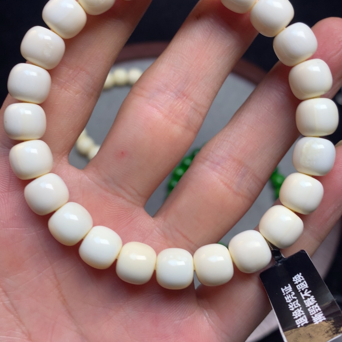 橄榄核把件擦擦擦猛犸虬cc2