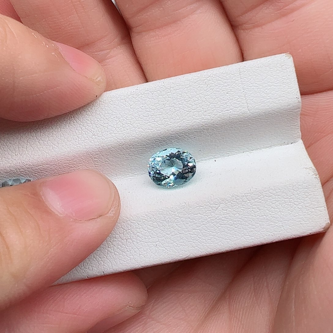 海蓝宝石裸石未镶嵌春*1.63克拉