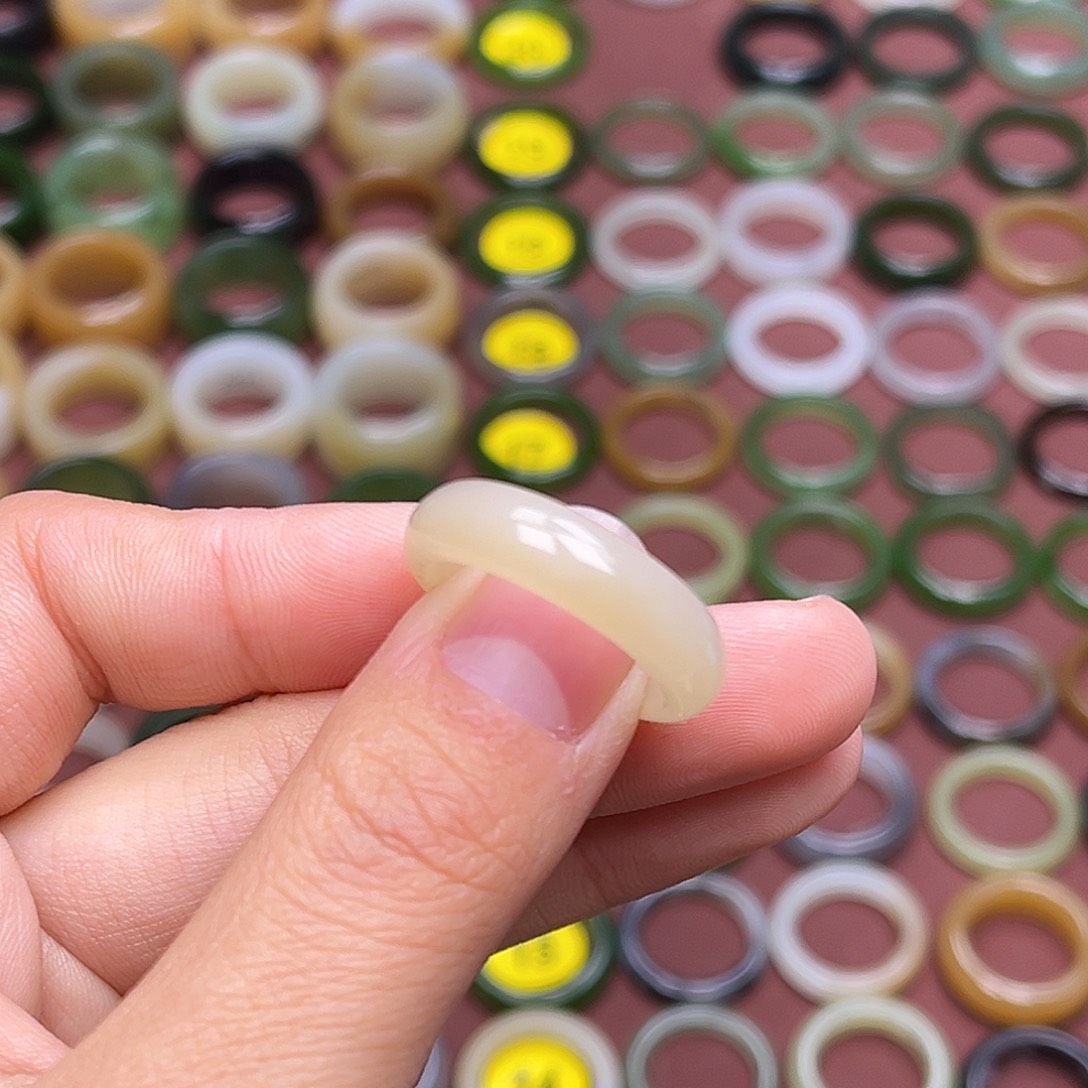 和田玉戒指未镶嵌17码蜜糖 无鉴赏