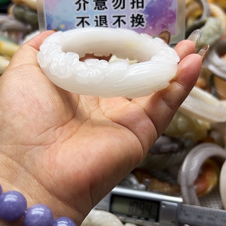 未镶嵌手镯石英岩玉