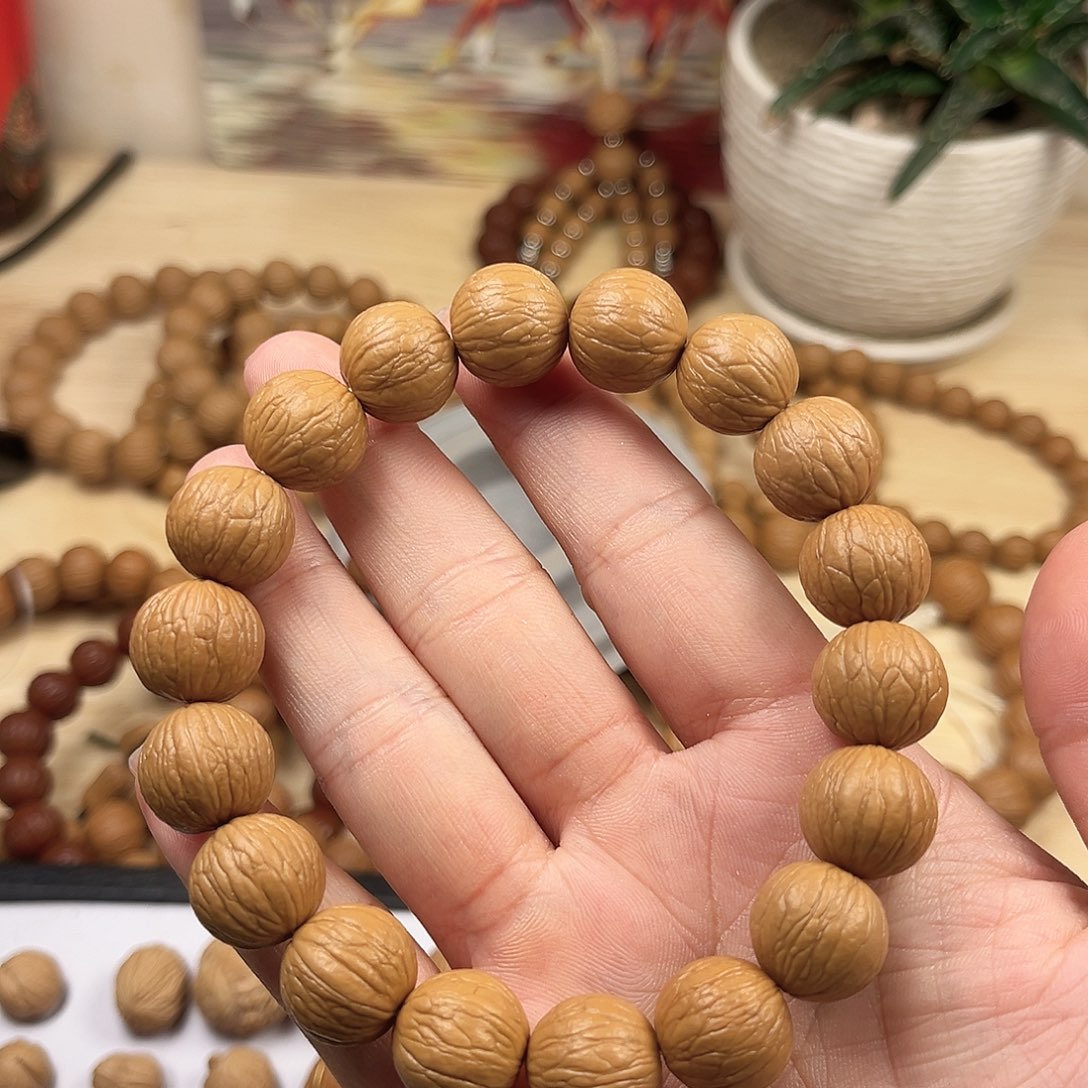 猴头核桃手串鹏**里聚宝盆