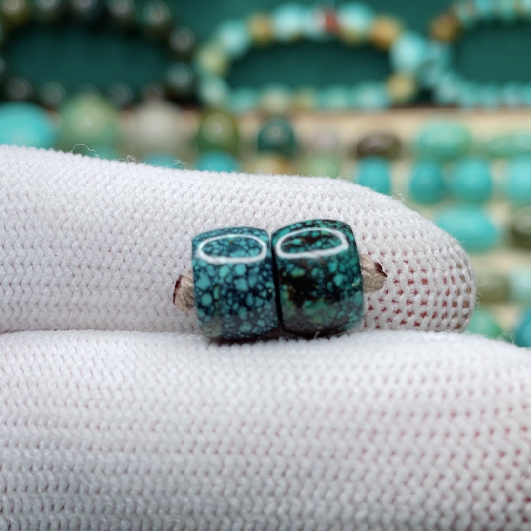 绿松石未镶嵌颈饰