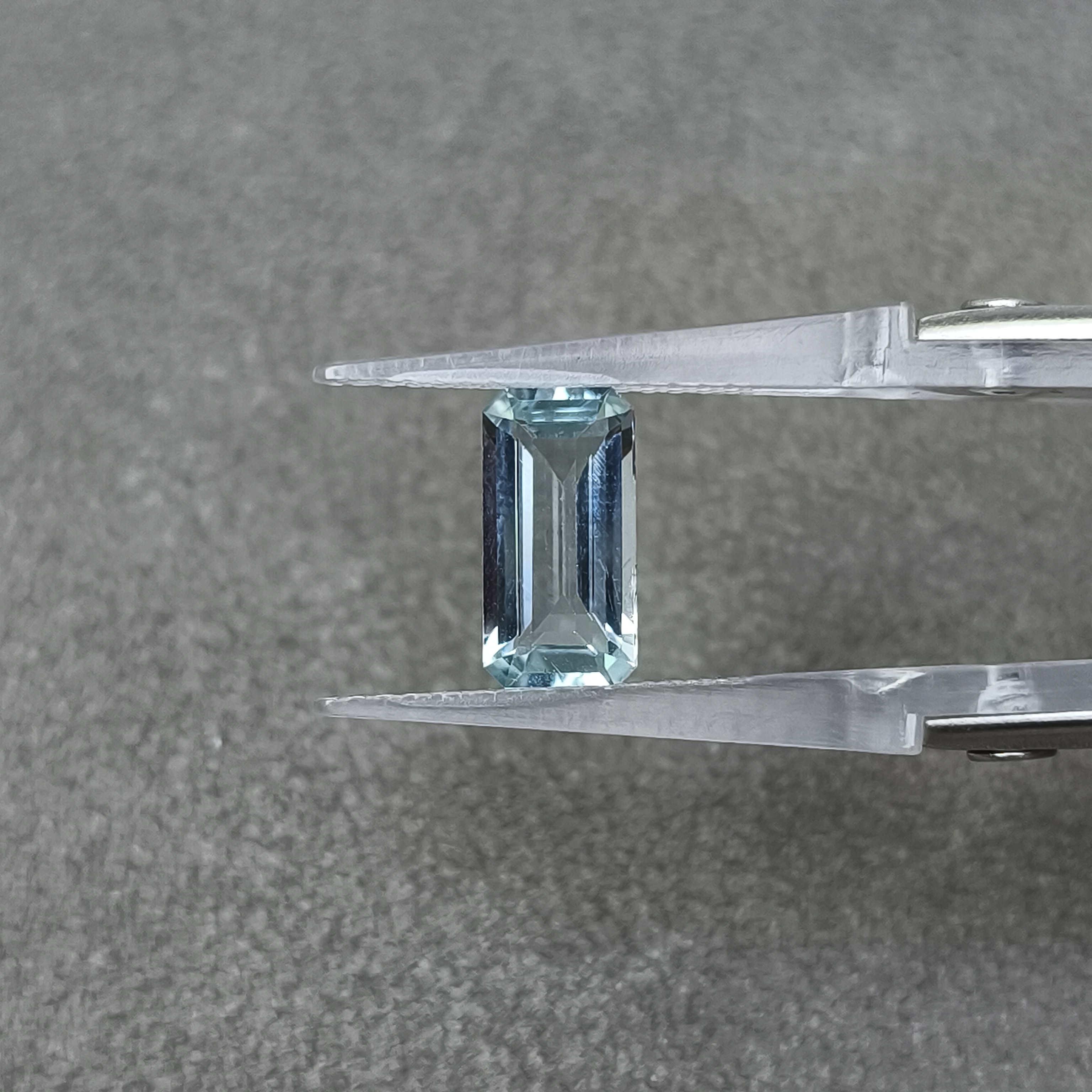 海蓝宝-2.27ct（01095111）0811