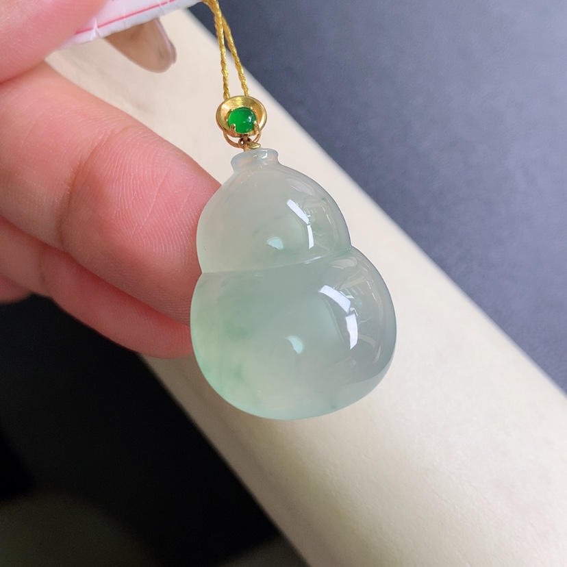 【闪购商品】翡翠18K金镶嵌颈饰葫芦