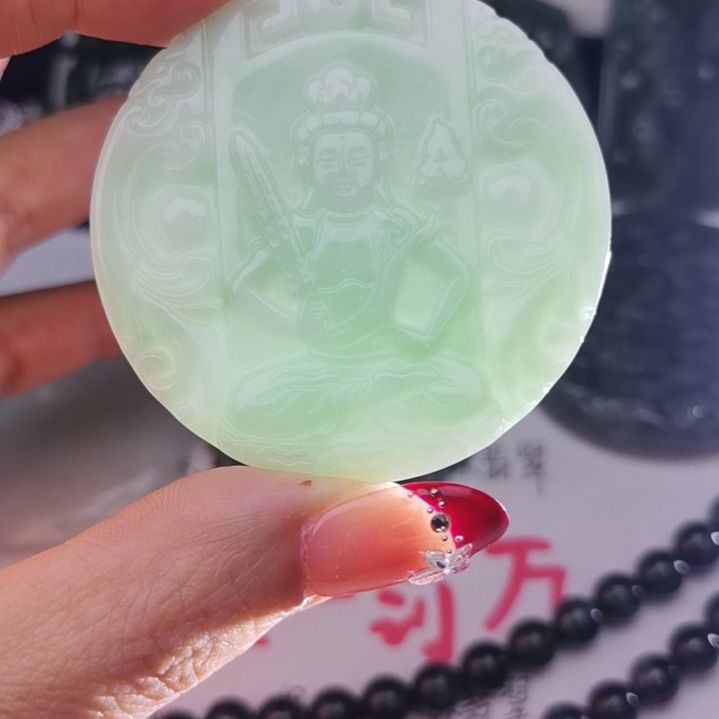 翡翠颈饰未镶嵌天然的A货翡翠