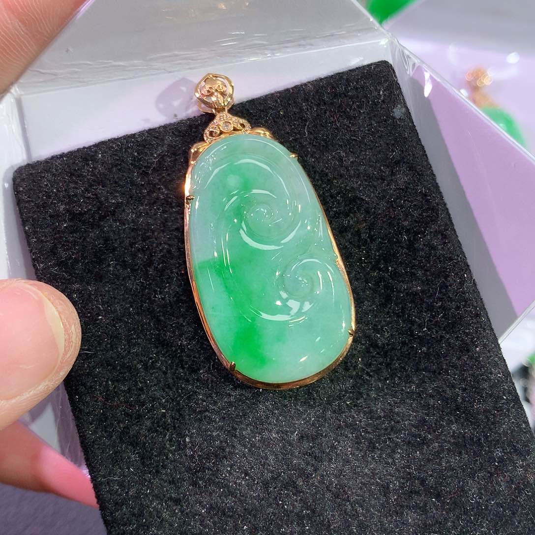翡翠吊坠(赠链)18K金镶嵌1⃣️****