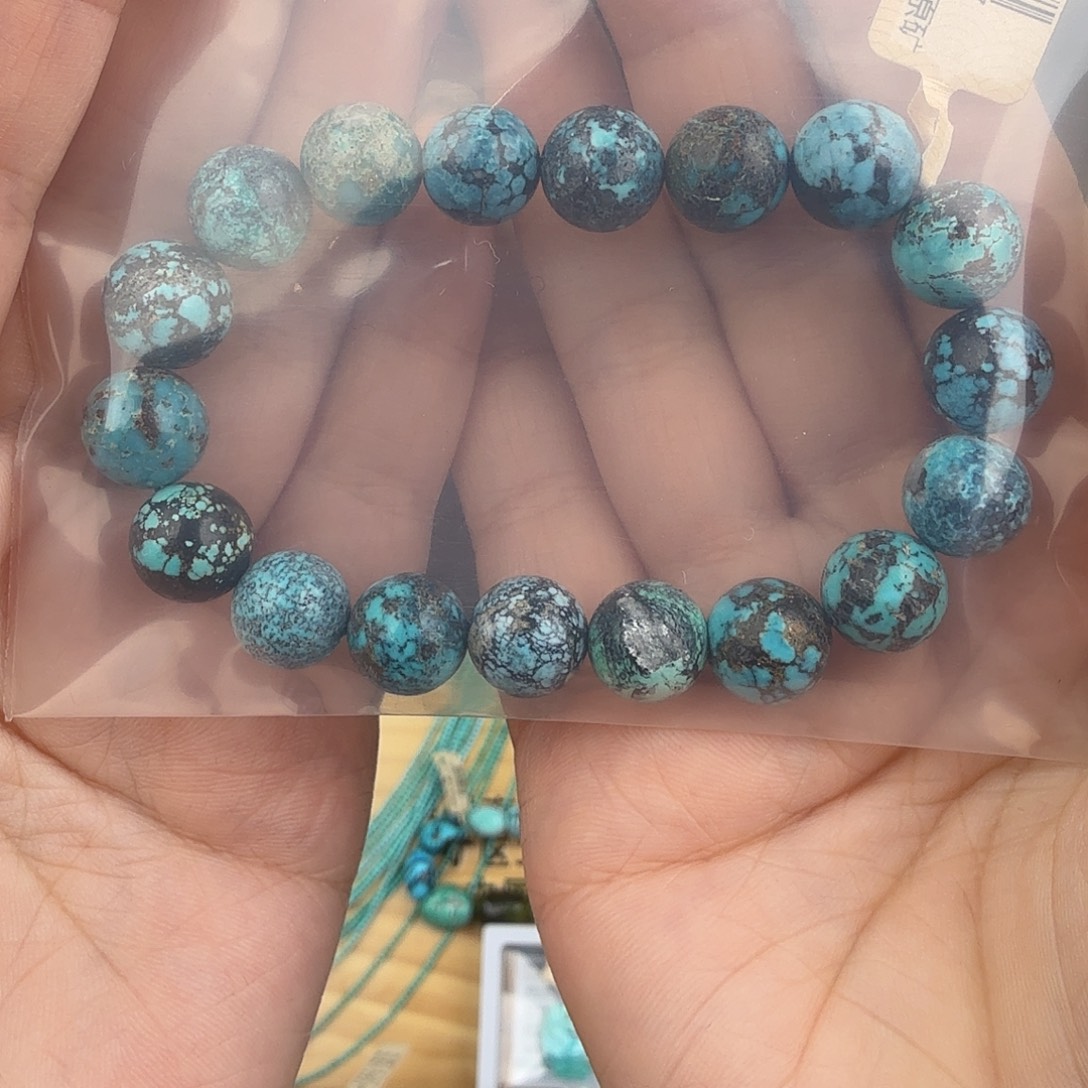 大***条绿松石未镶嵌珠宝奇石