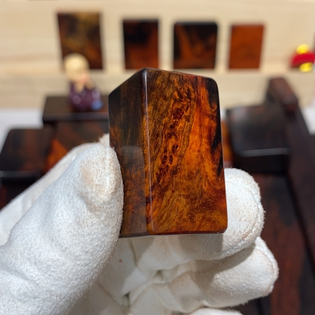 不***热交趾黄檀（大红酸枝）