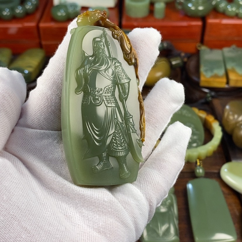 【闪购商品】岫岩河磨玉（透闪石质玉）颈饰未镶嵌清***灯